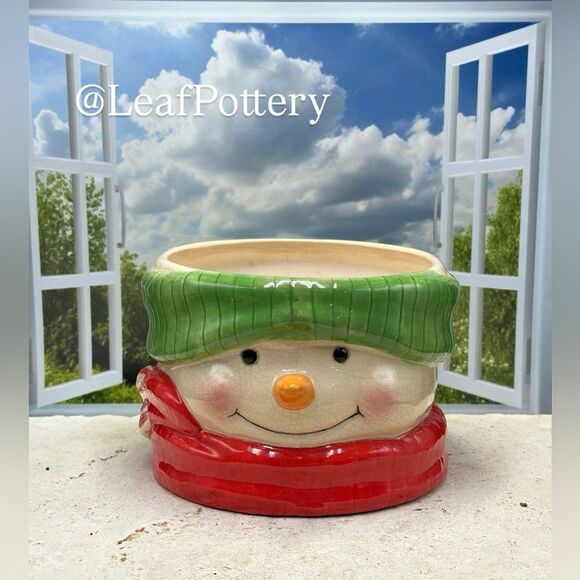 Vintage Snowman Beige/Red/Green Ceramic Plant Pot - Picture 3 of 10